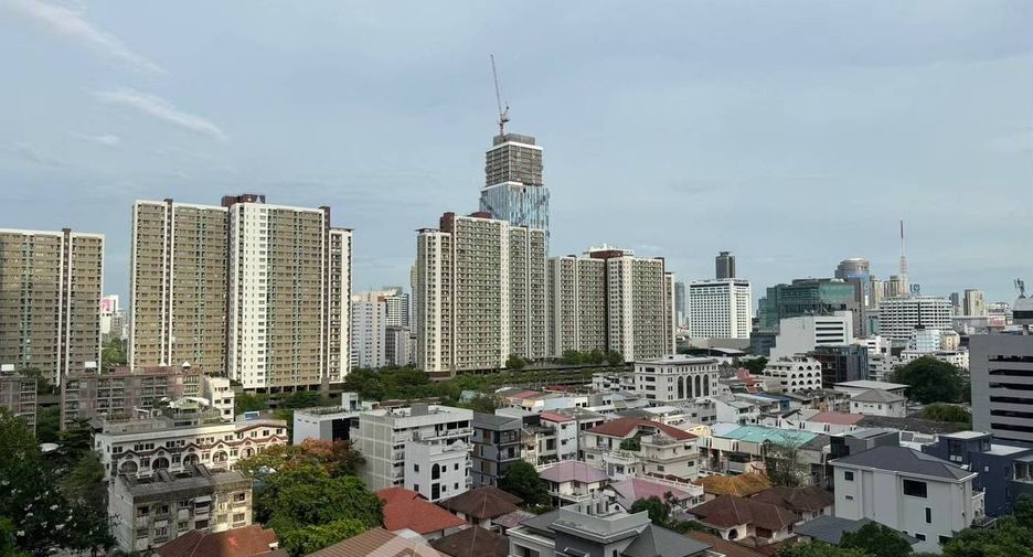 Wohnung zur Miete mit 2 Zimmer in Huai Khwang, Bangkok