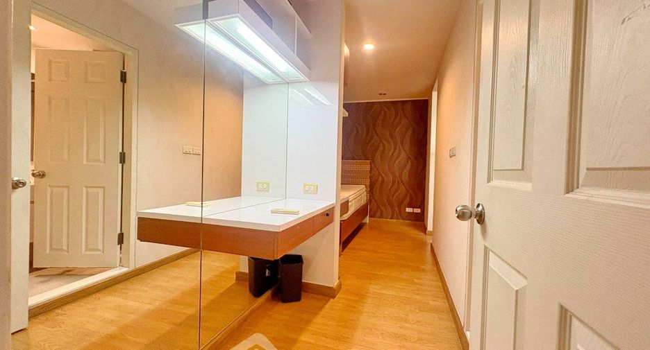 Wohnung zur Miete mit 2 Zimmer in Huai Khwang, Bangkok