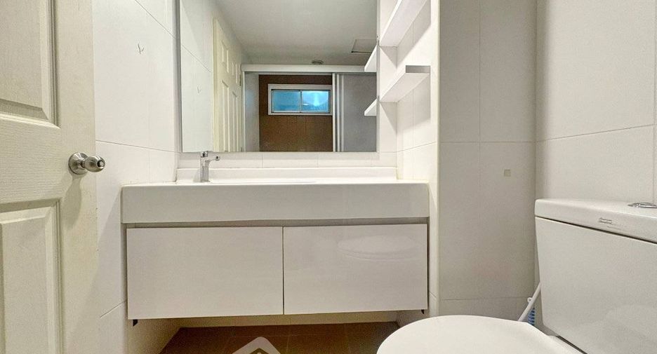 Wohnung zur Miete mit 2 Zimmer in Huai Khwang, Bangkok