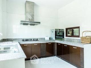 For rent 10 bedrooms house in Lat Krabang, Bangkok