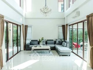 For rent 10 bedrooms house in Lat Krabang, Bangkok