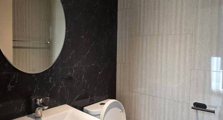 For rent 3 ベッドルーム condo in Phra Khanong, Bangkok