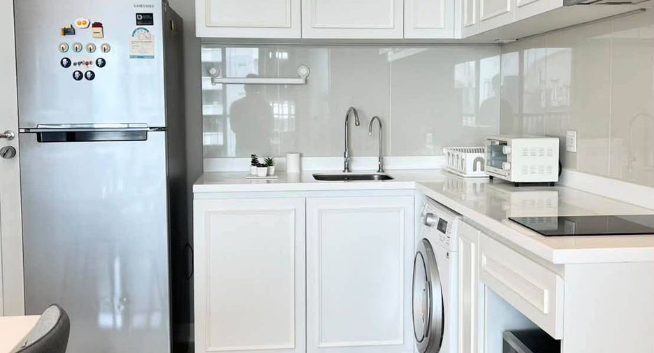 For rent 2 bedrooms condo in Pathum Wan, Bangkok