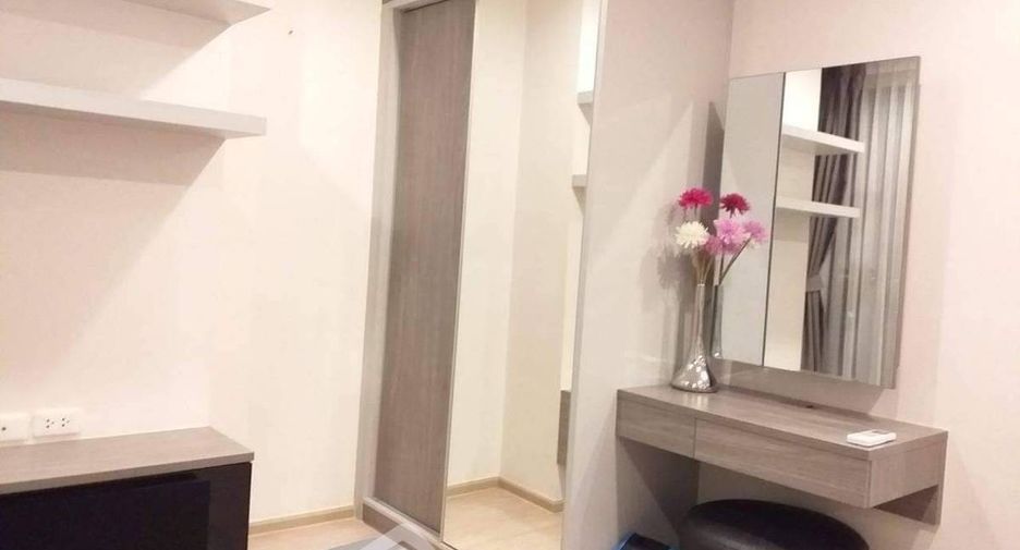 For rent 2 bedrooms condo in Thon Buri, Bangkok