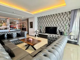 For sale 3 bedrooms condo in Bang Saray, Pattaya