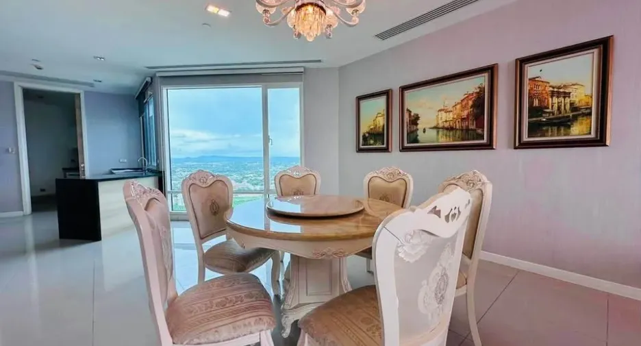 For sale 3 bedrooms condo in Jomtien, Pattaya