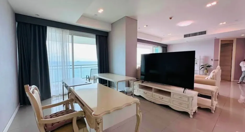For sale 3 bedrooms condo in Jomtien, Pattaya
