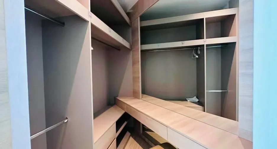 For sale 3 bedrooms condo in Jomtien, Pattaya