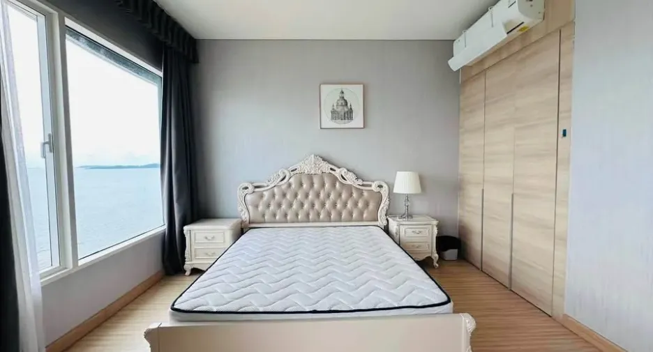 For sale 3 bedrooms condo in Jomtien, Pattaya
