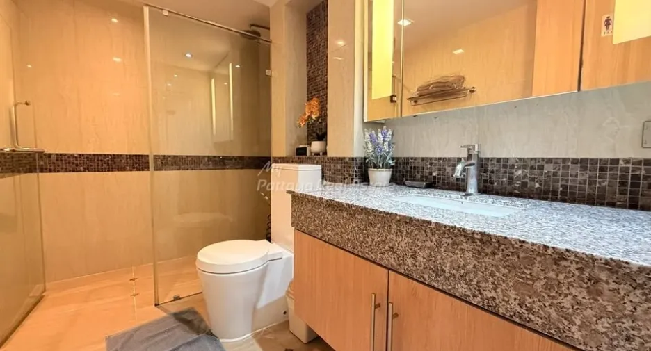 For sale 1 bed condo in Bang Lamung, Chonburi