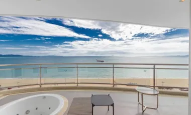 Condo en venta de 3 habitaciones en Jomtien, Pattaya