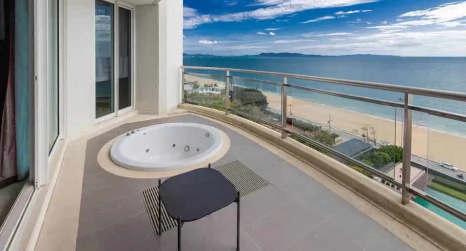 Condo en venta de 3 habitaciones en Jomtien, Pattaya