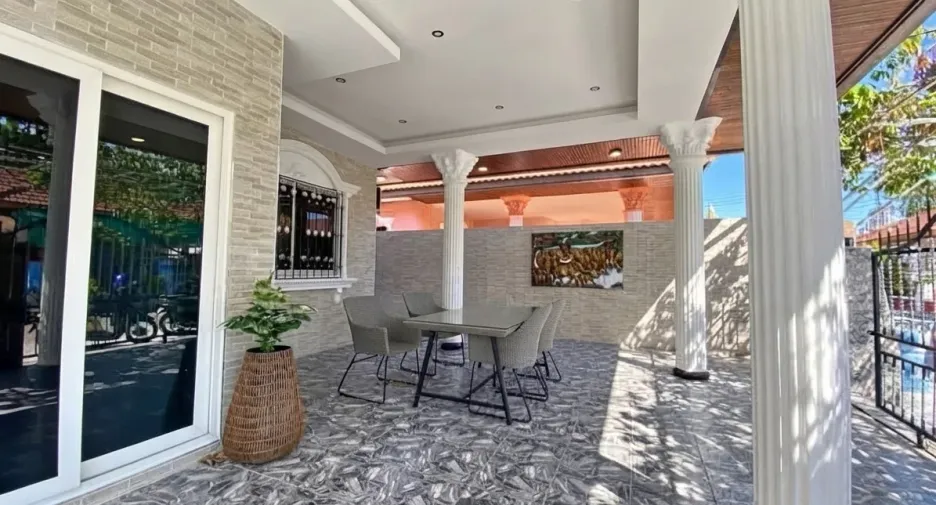 For sale 3 bedrooms house in Jomtien, Pattaya
