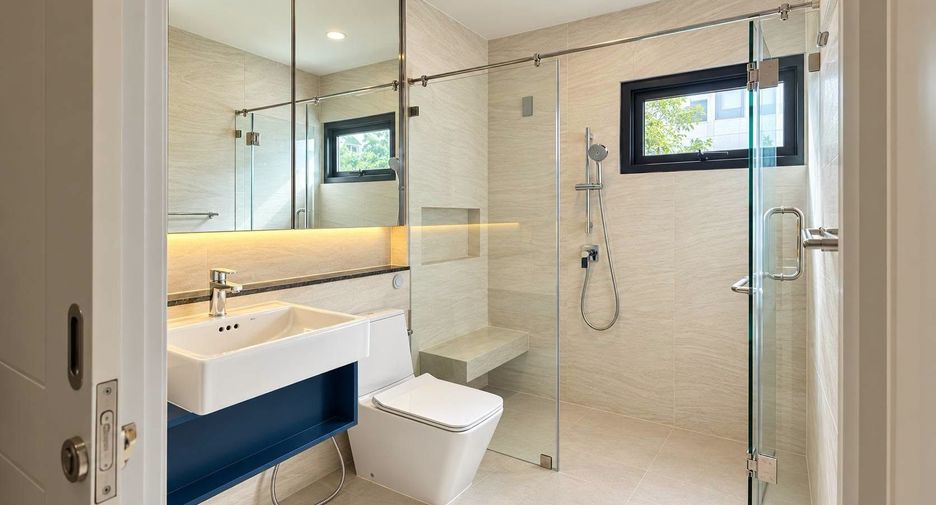 For rent 4 bedrooms house in Mueang Chiang Mai, Chiang Mai