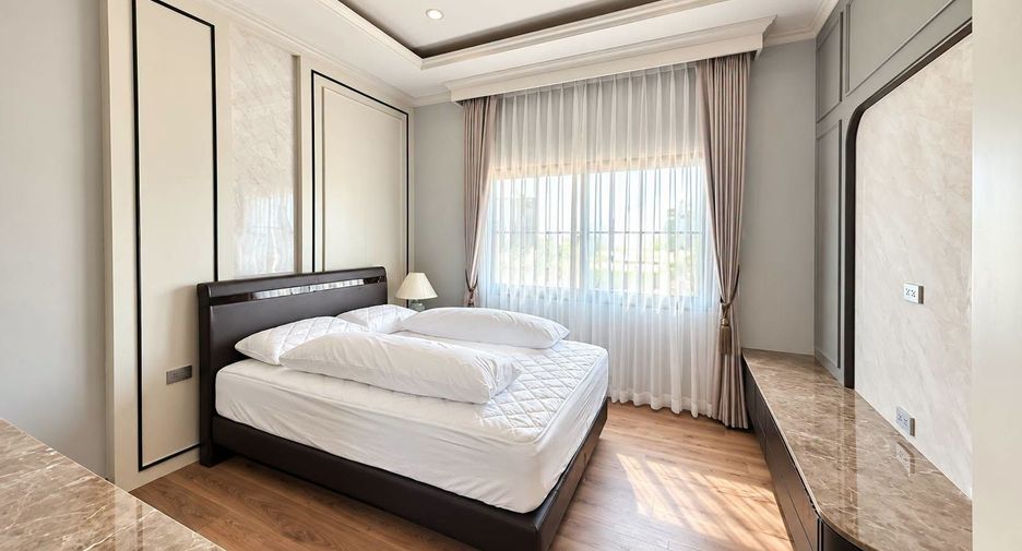 For rent 4 bedrooms house in Mueang Chiang Mai, Chiang Mai