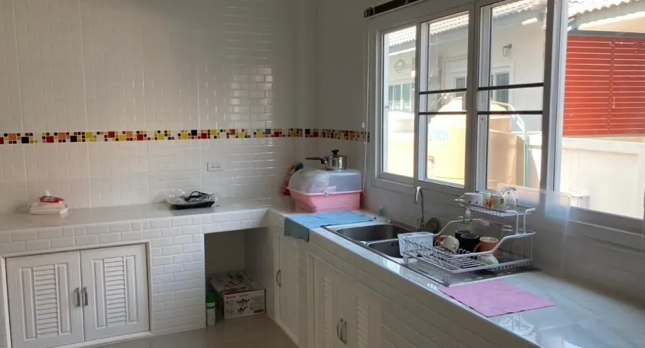 À vendre 4 chambres maison à Hang Dong, Chiang Mai