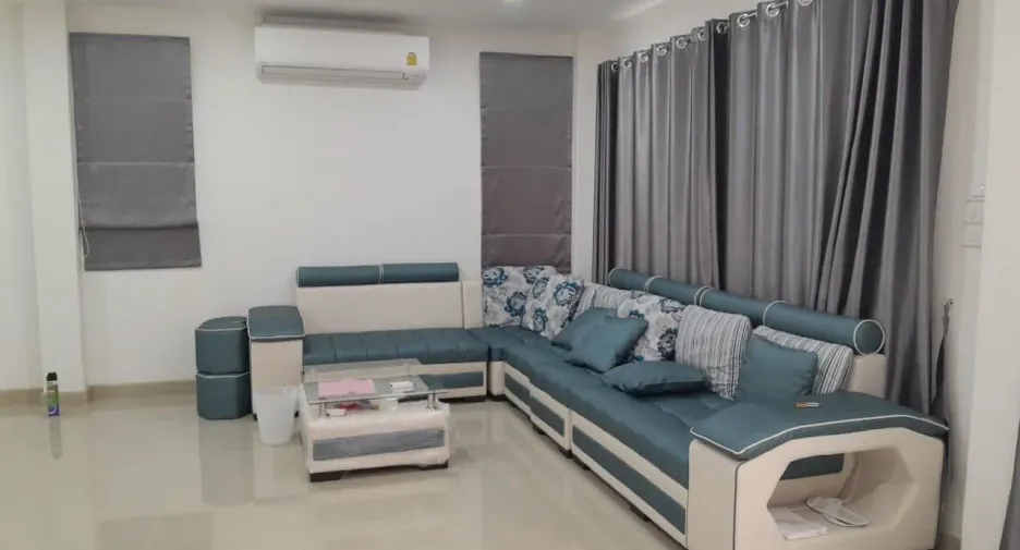 À vendre 4 chambres maison à Hang Dong, Chiang Mai
