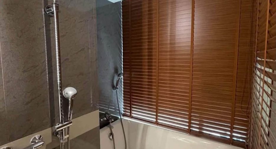 Condo en alquiler de 2 habitaciones en Khlong Toei, Bangkok
