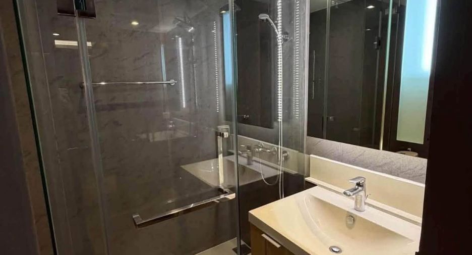 Condo en alquiler de 2 habitaciones en Khlong Toei, Bangkok