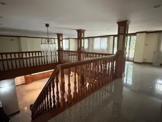 Reihenhaus zur Miete mit 8 Zimmer in Khlong Toei, Bangkok
