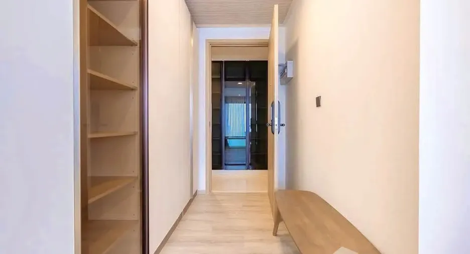For rent 2 bedrooms condo in Huai Khwang, Bangkok