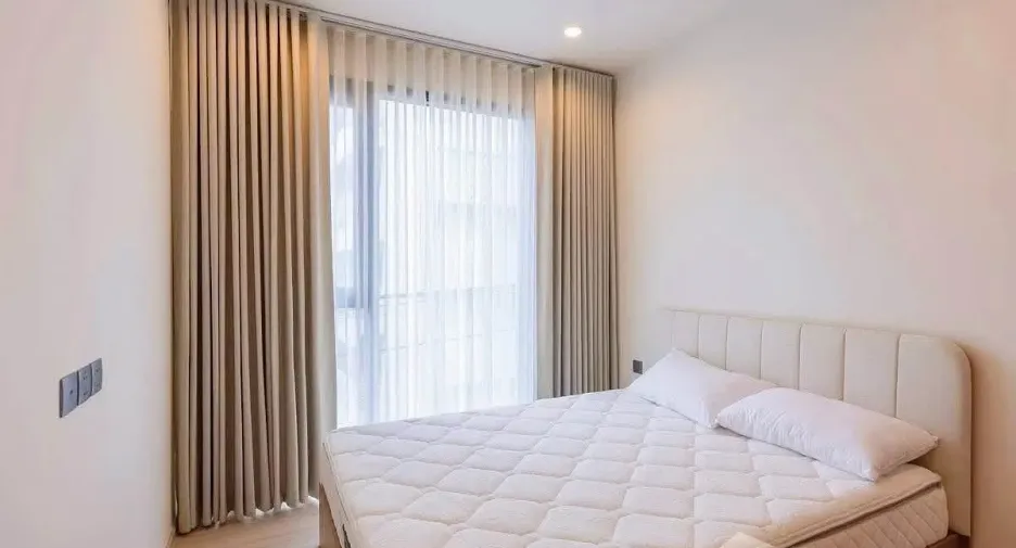 For rent 2 bedrooms condo in Huai Khwang, Bangkok