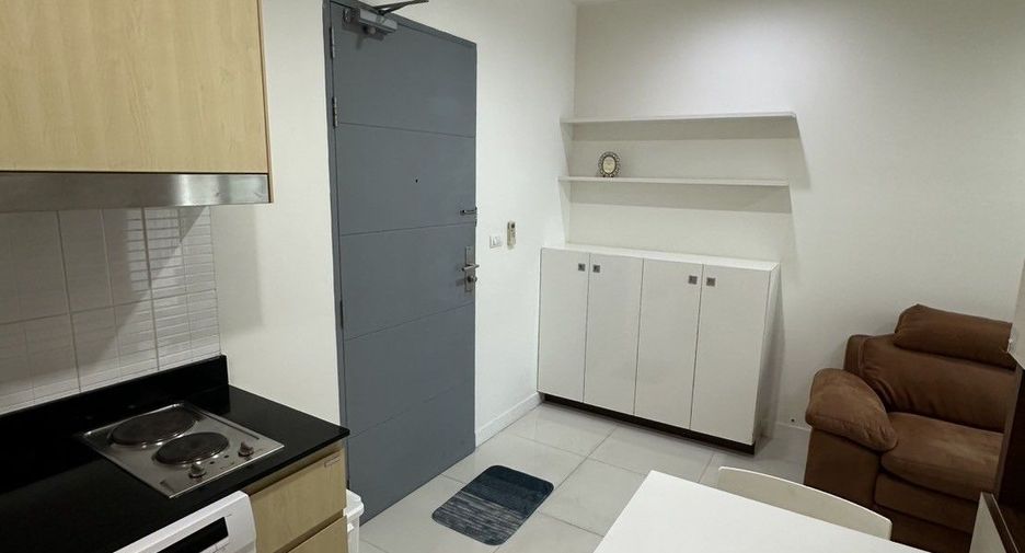 Wohnung zur Miete mit 2 Zimmer in Phra Khanong, Bangkok