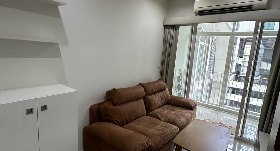 Wohnung zur Miete mit 2 Zimmer in Phra Khanong, Bangkok
