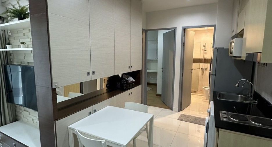 Wohnung zur Miete mit 2 Zimmer in Phra Khanong, Bangkok