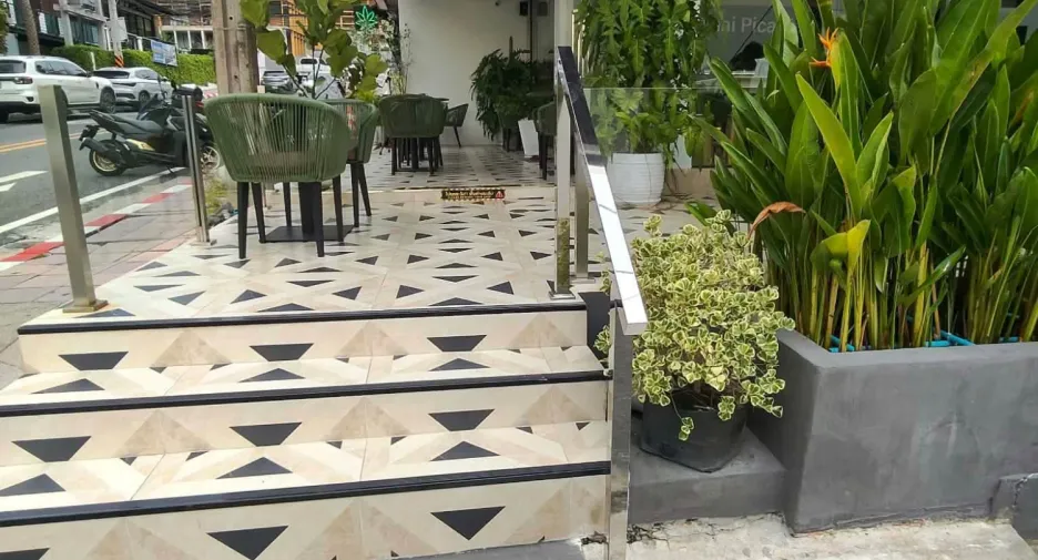 For sale 6 bedrooms hotel in Bang Lamung, Chonburi