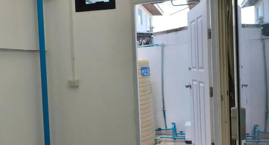 Casa adosada en alquiler de 3 habitaciones en Sam Phran, Nakhon Pathom