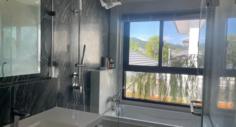 出租 4 卧室 独立屋 在 Ban Chang, Rayong
