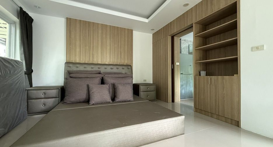 For sale 5 bedrooms house in Mueang Phuket, Phuket