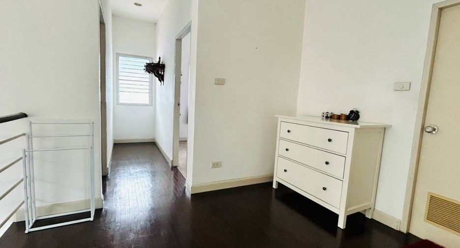 For sale 3 bedrooms house in Mueang Chiang Mai, Chiang Mai