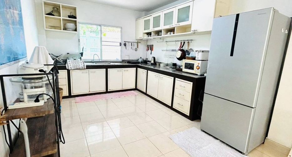 For sale 3 bedrooms house in Mueang Chiang Mai, Chiang Mai