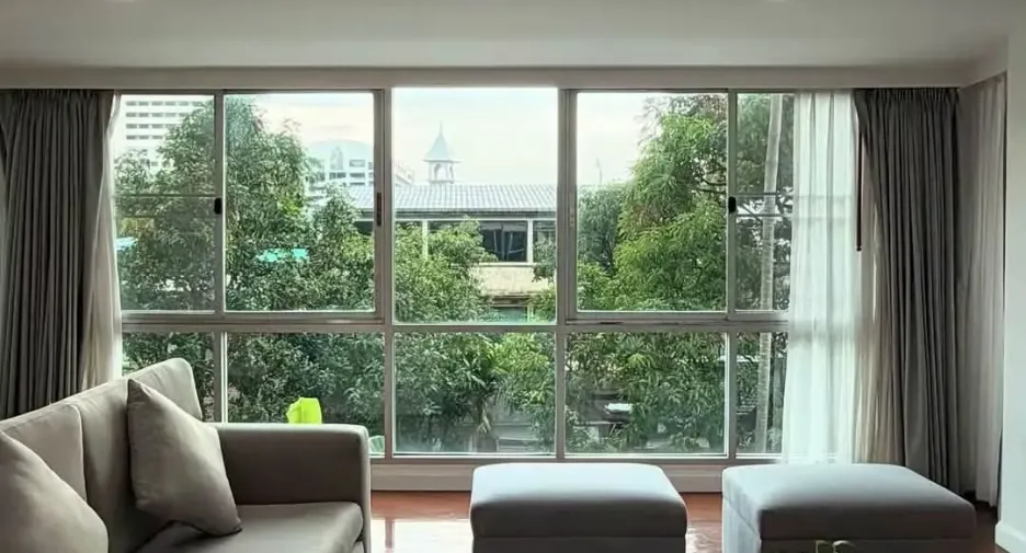 For rent 4 bedrooms apartment in Sathon, Bangkok