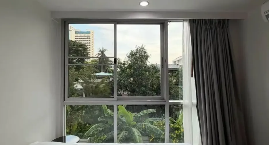 For rent 4 bedrooms apartment in Sathon, Bangkok