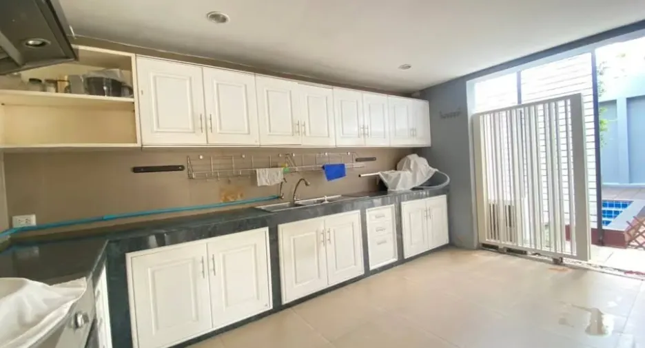 Продажа и аренда 4 спальни дом в Пращет, Бангкок