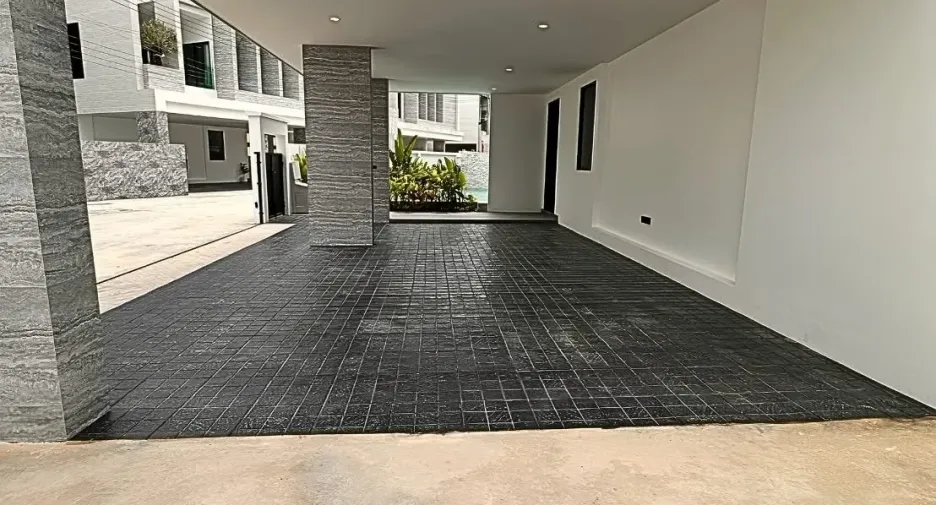 For rent 5 bedrooms villa in Huay Yai, Pattaya