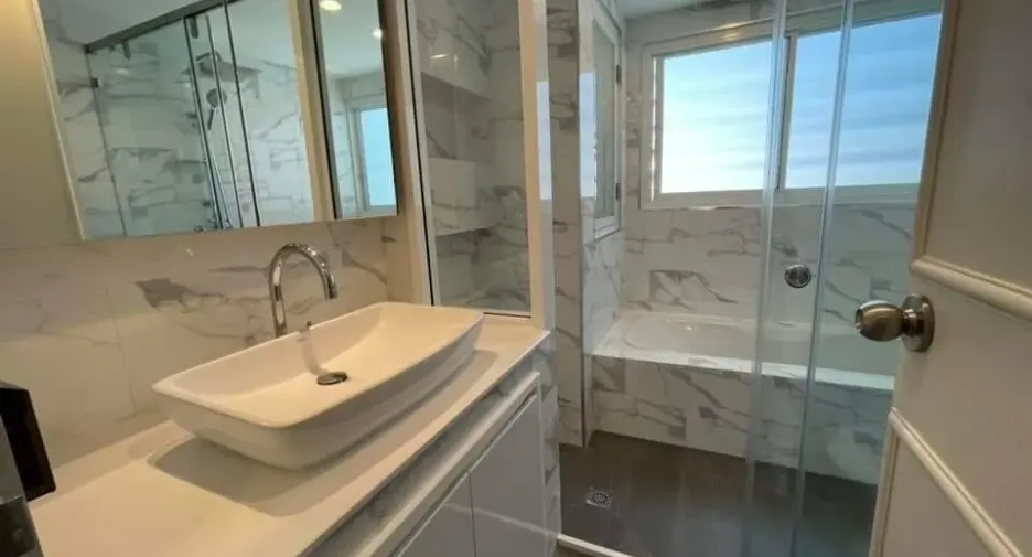 À louer 4 chambres appartement à Watthana, Bangkok