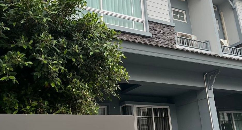 À vendre 3 chambres maison de ville à Bang Bo, Samut Prakan