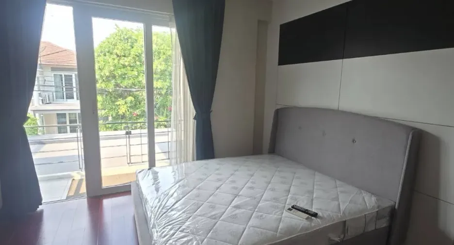 For sale and for rent 5 bedrooms house in Chatuchak, Bangkok