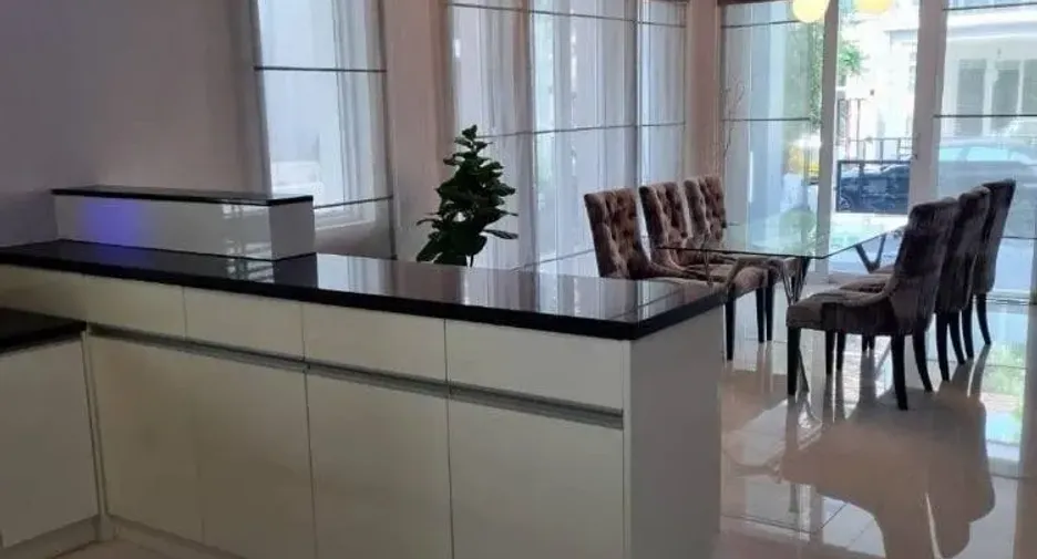 For sale and for rent 5 bedrooms house in Chatuchak, Bangkok