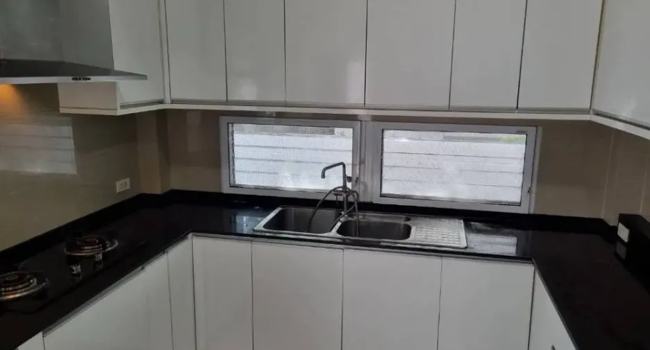 For sale and for rent 5 bedrooms house in Chatuchak, Bangkok
