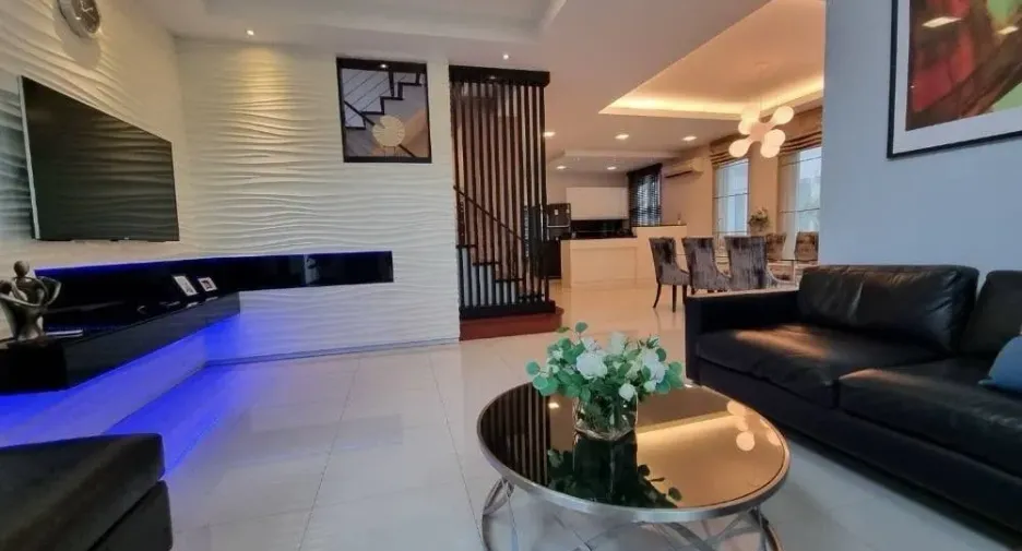 For sale and for rent 5 bedrooms house in Chatuchak, Bangkok