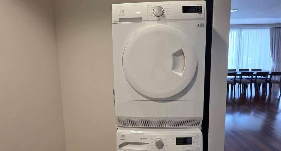 Apartamento en alquiler de 4 habitaciones en Khlong Toei, Bangkok