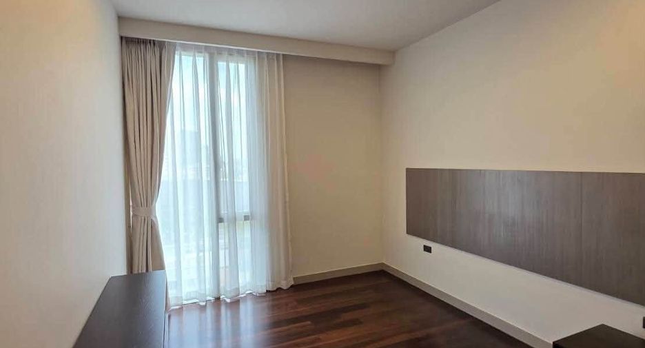 Apartamento en alquiler de 4 habitaciones en Khlong Toei, Bangkok