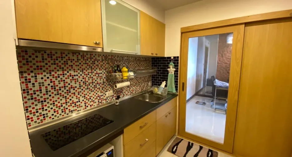 Wohnung zur Miete mit 1 Zimmer in Yan Nawa, Bangkok