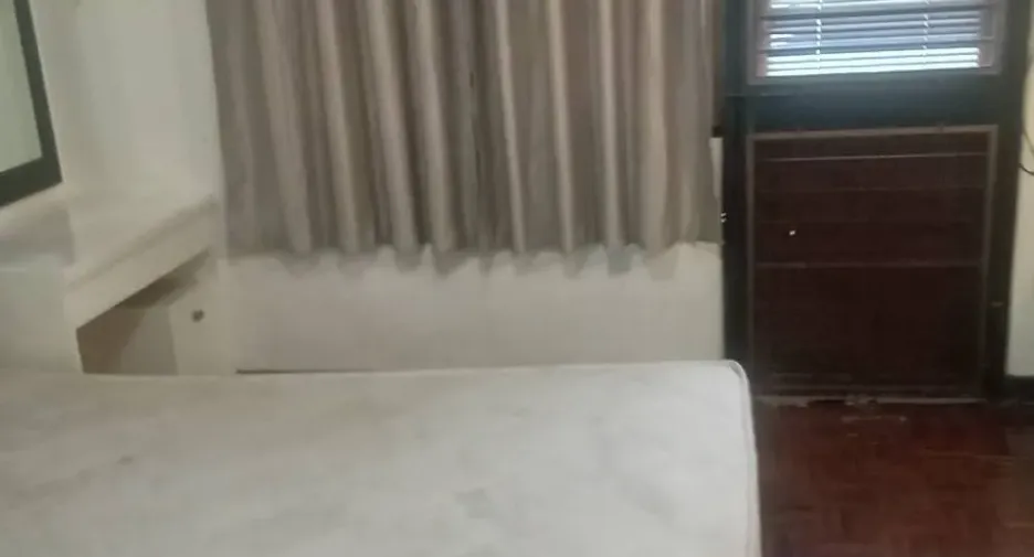 For rent 6 bedrooms townhouse in Bang Kapi, Bangkok