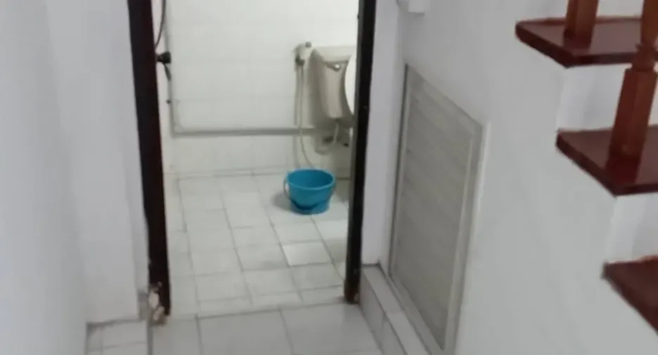 For rent 6 bedrooms townhouse in Bang Kapi, Bangkok